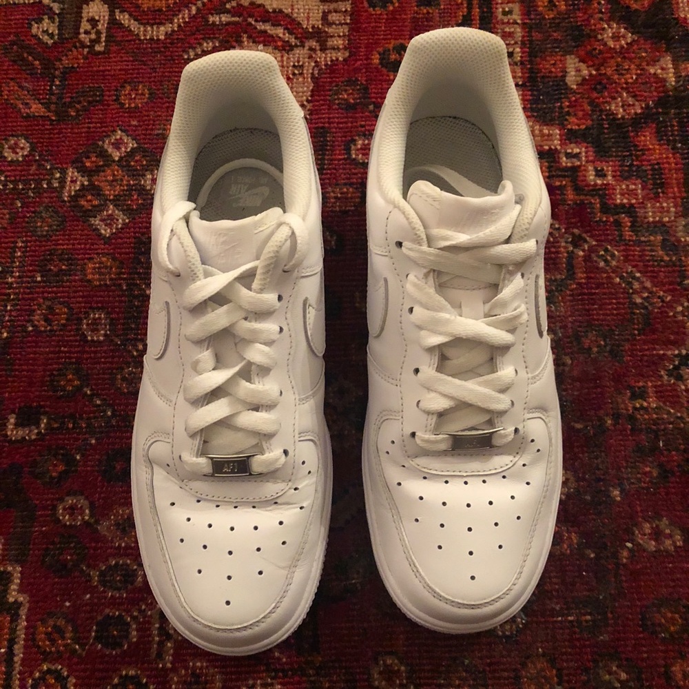 White Nike Air Force 1s / AF1s (Men’s 7 Women’s 9)